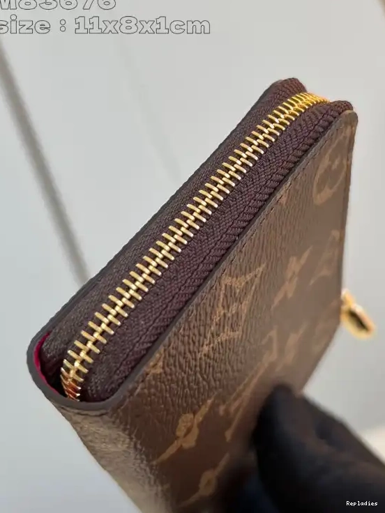 Cheap Louis Vuitton Compact Wallet-11*8.5*1.5CM Noa 0505